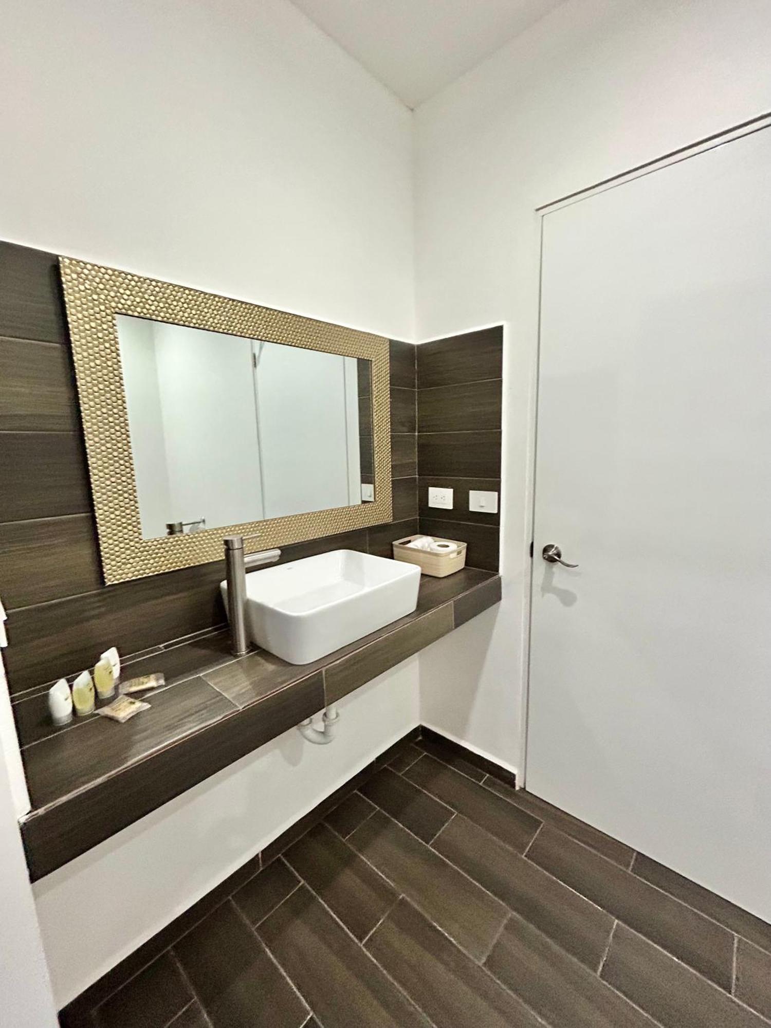 Cantares Adults Only Homestay *
